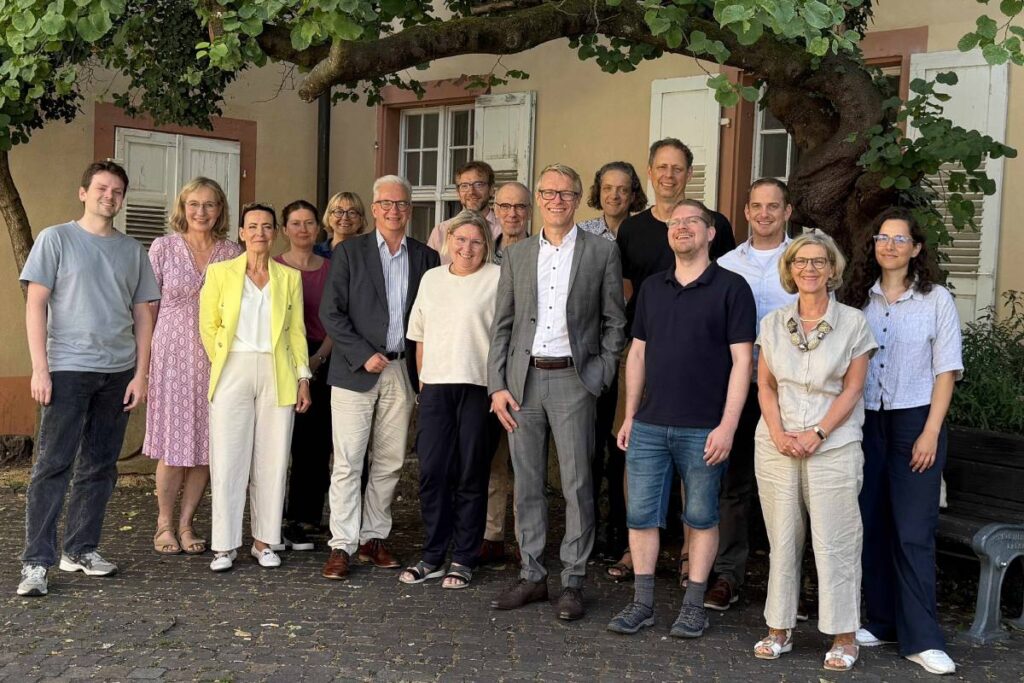 Projektpartner aus Deutschland, Frankreich und der Schweiz kamen im Dreiländermuseum Lörrach zum offiziellen Kick-off zusammen. © Dreiländermuseum, Foto: Rosa Giampapa Raps